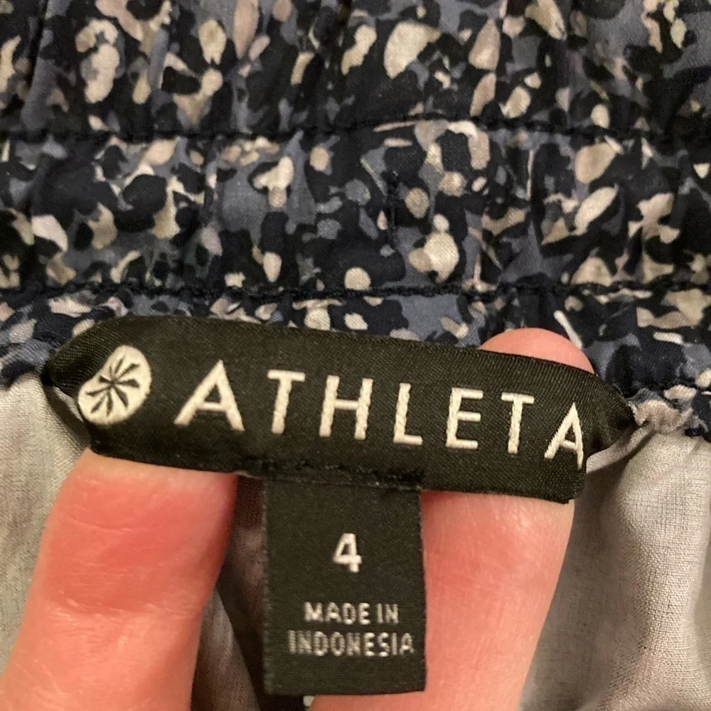 Athleta Abstract Black Confetti Print Athletic Shorts Size 4
